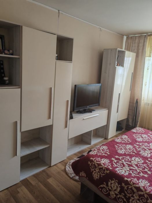 Inchiriez 1camera tiglina 1  stradal zona