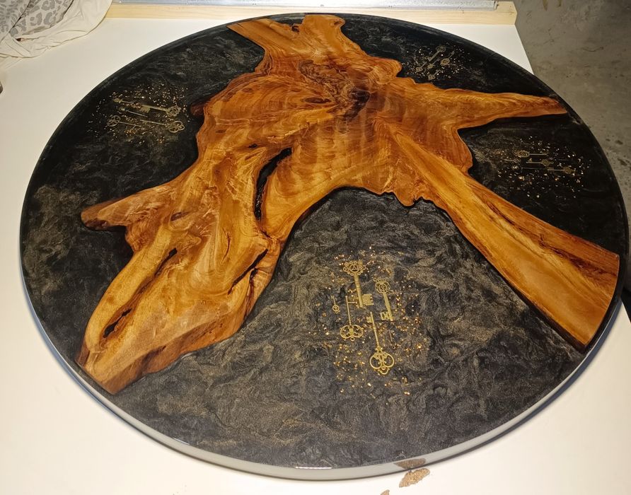 Vând masa lemn si rășină epoxidica cu rezistență UV