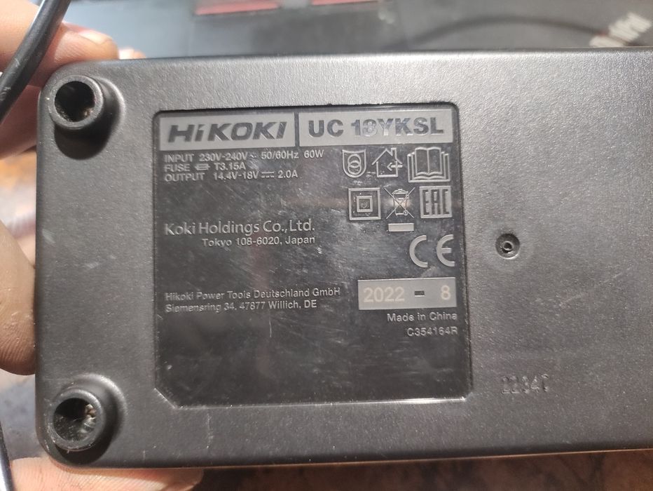 Оригинално бързо зарядно HiKOKI UC 18YKSL (14.4V - 18V)
​Продавам ориг