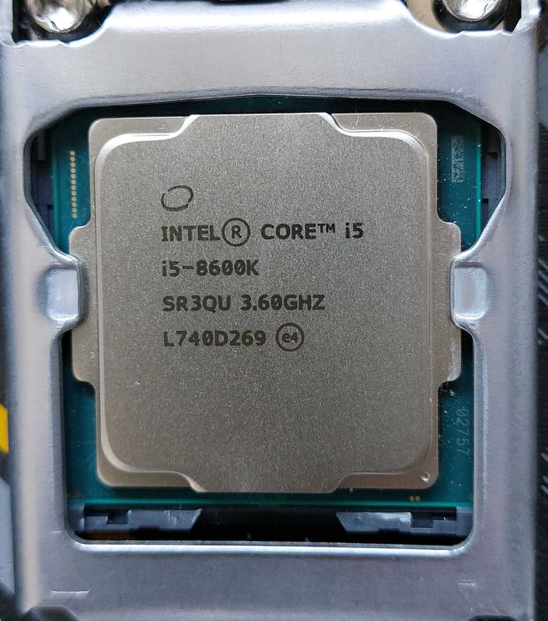 KIT i5 8600K 3.6GHz  + ASUS TUF B360-PRO GAMING + Cooler intel