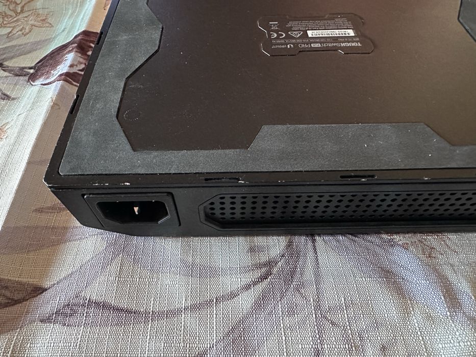 Ubiquiti TS-8-PRO gigabite управляем POE 24/48V switch