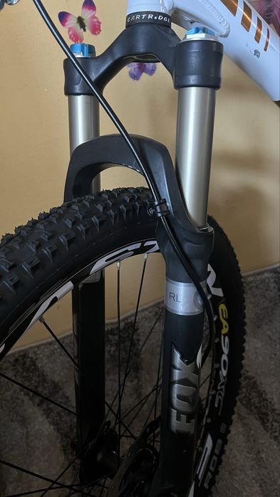 Furcă Fox F-Series RL 26" – Pe Aer (Gât Drept, Ax QR)