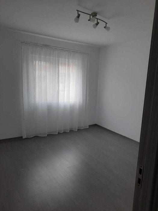 Apartament 3 camere de inchiriat