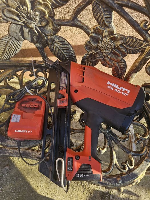 Pistol cuie Hilti defect