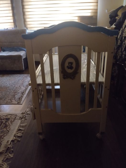 Detskiy karavot teyda tortmasi bor xolati yaxwi yoni ochiladi