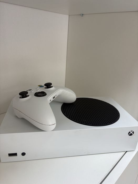 Продам игровую приставку xbox series s 512 гб оригинал