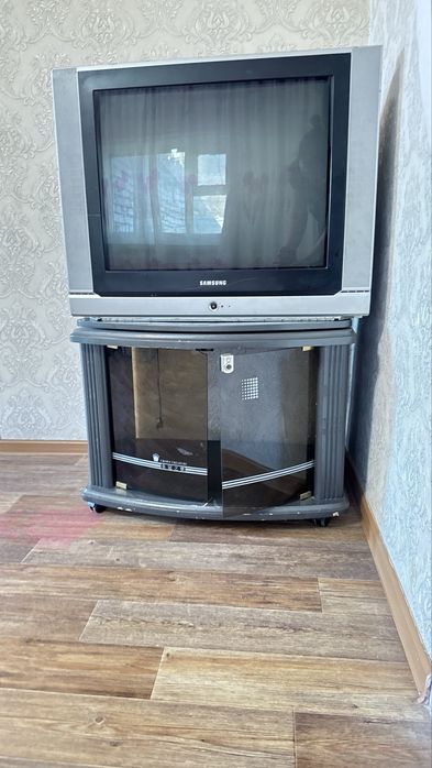 Отдам даром телевизор