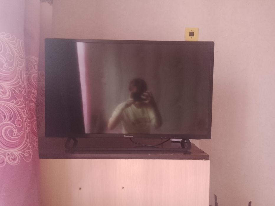 Телевизор б/у в хорошем состоянии Panasonic