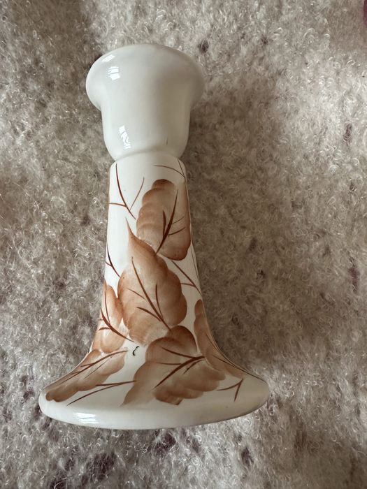 Продавам порцеланов свещник