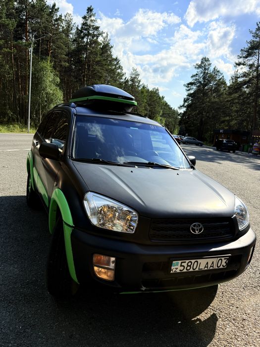 Продам машину Toyota Rav-4