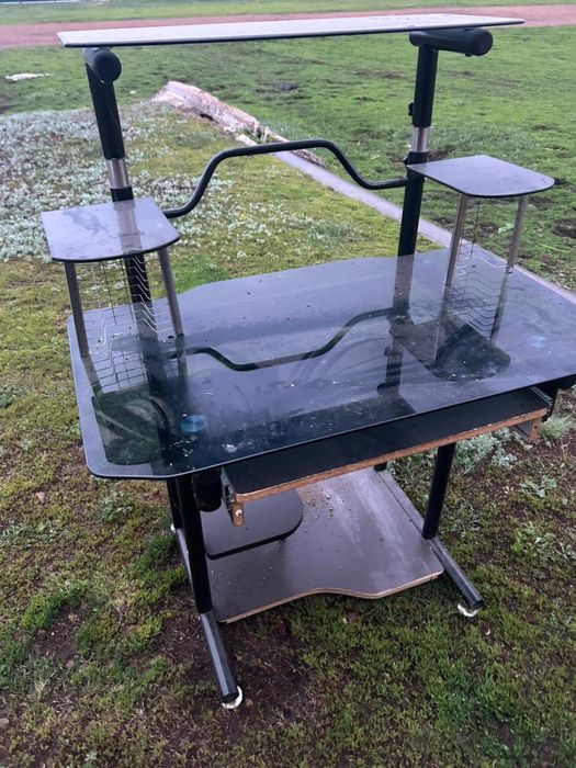 Продам компютерный стол