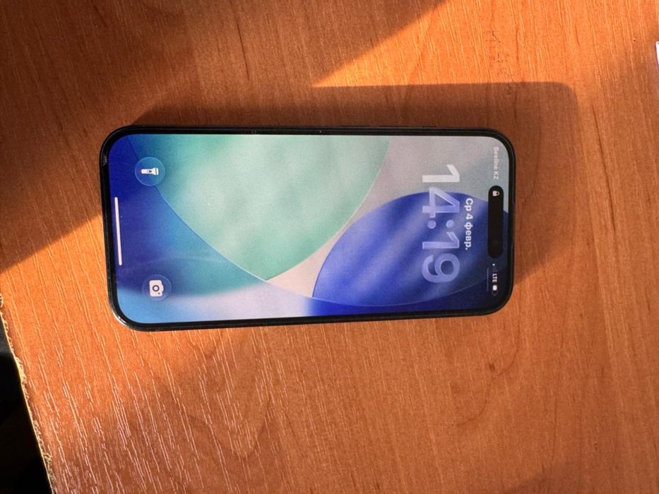 Айфон 15 в отличном состояний