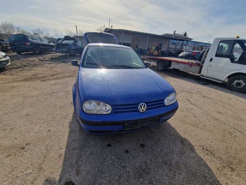 VW Golf 1.6i 8в. за части