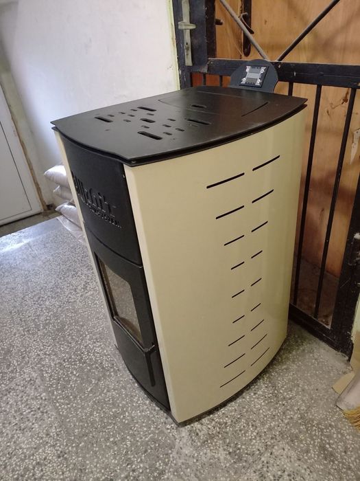 Пелетна камина с водна риза Бърнит