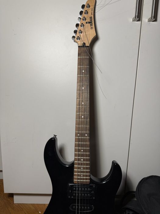 Chitara electrica Yamaha ERG121C