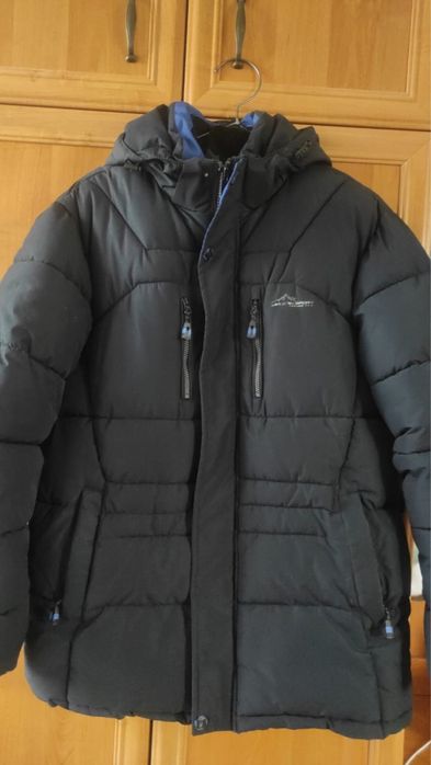 Продам теплую куртку