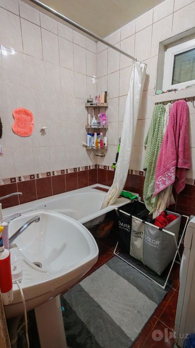 Продается квартира Юнусабад 18 квартал, 2/1/4. Своя