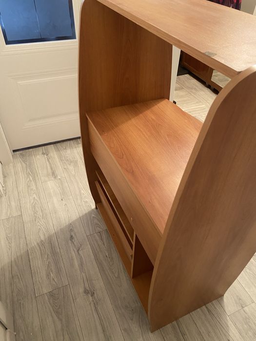 Компьютерный столик недорого,деревянный