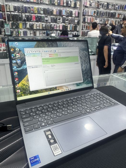 Lenovo Ideapad i7-13620H 8/512 16.0 WUXGA Ips