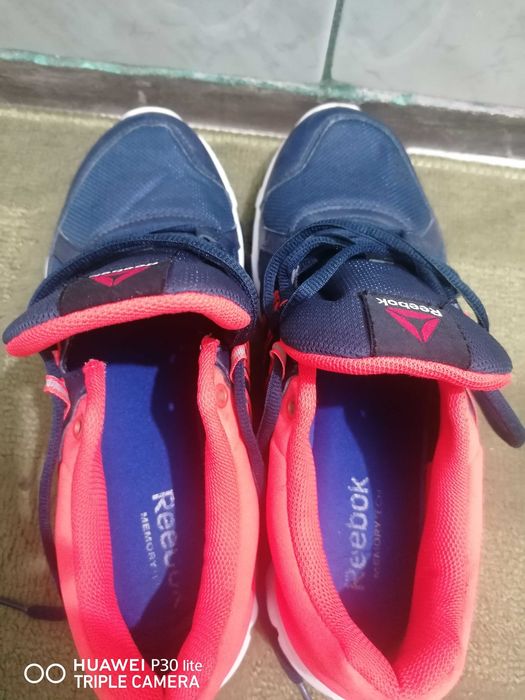 Adidași mărimea 42