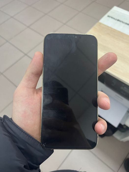 Продам айфон 12 про мах