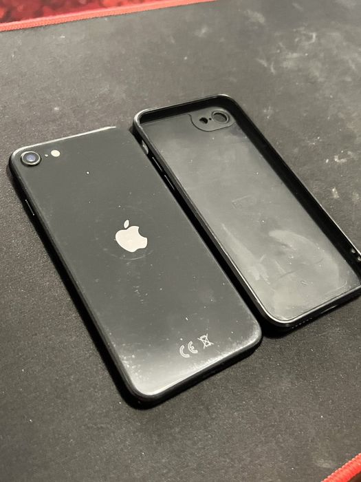 Iphone SE 2020, 64 gb идеал
