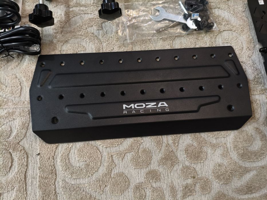 Игровой руль/контроллер Moza R3 PC