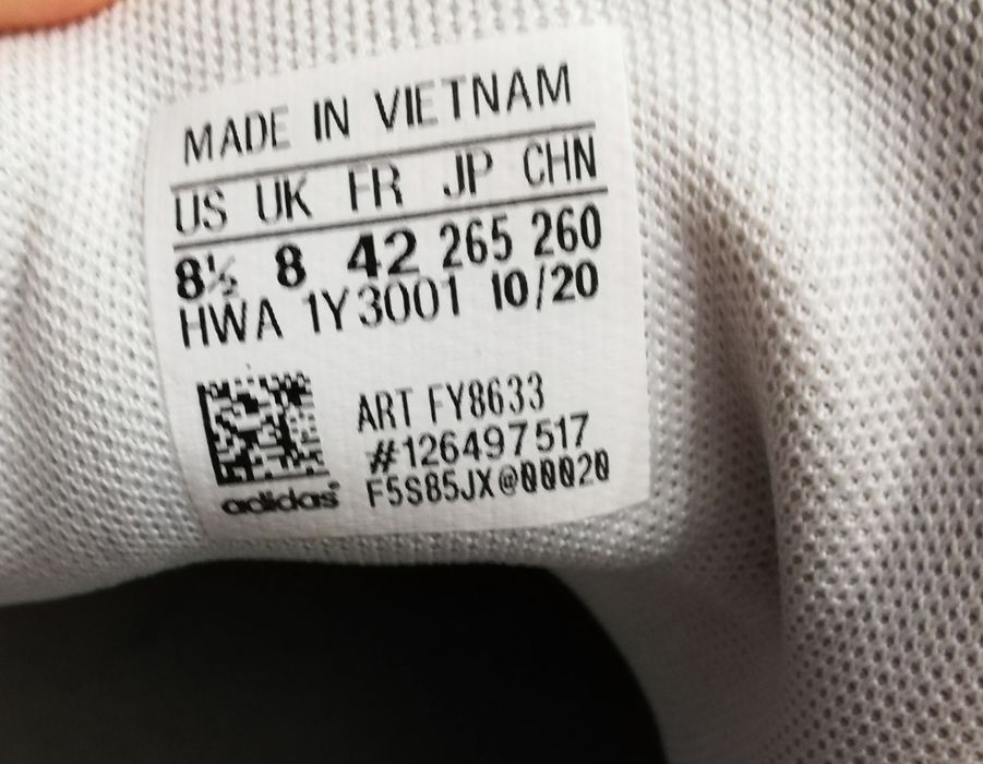 Туфли черные Roberto Rossi и кроссовки Adidas