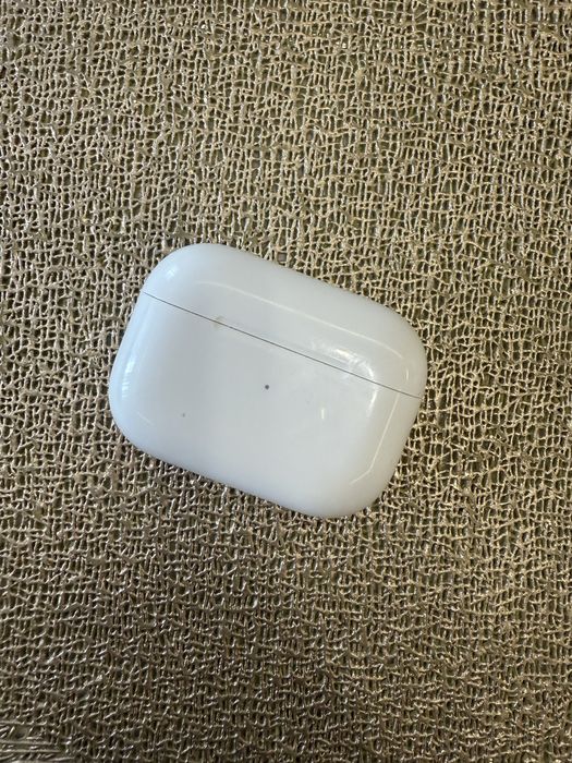 Продам правый наушник Apple Air Pods 3