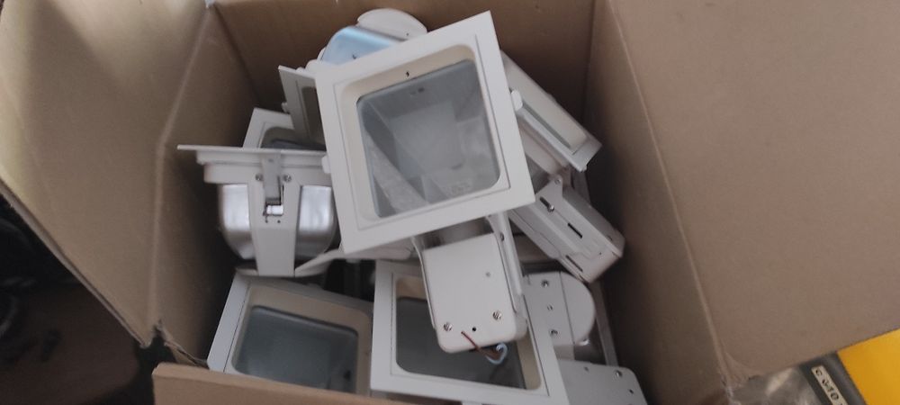 Продам светильники