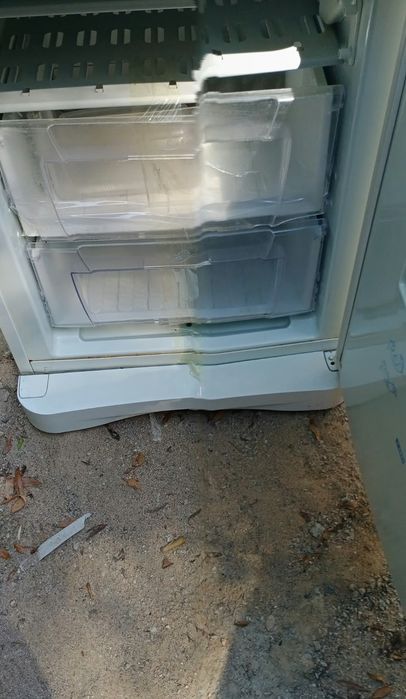 Холодильник продам срочно