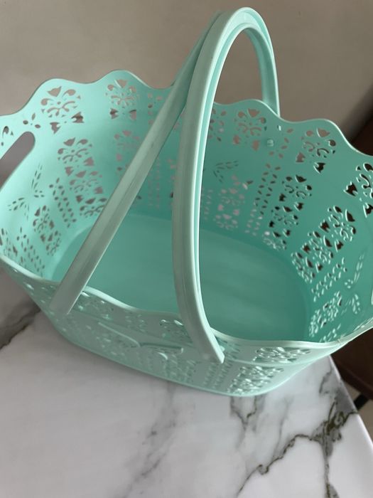 Продам корзину пластмассовую