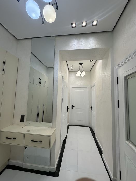 Srochno Stroy mart ropasida Palma dom Ibn Sinoda  2 xona sotiladi