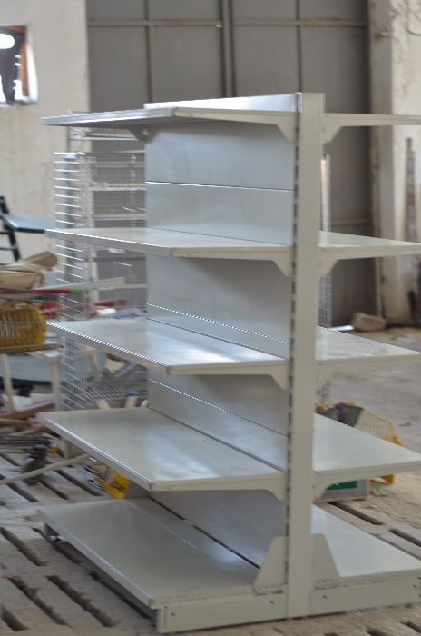 Метални стелажи тип гондола и крайстенни стелажи