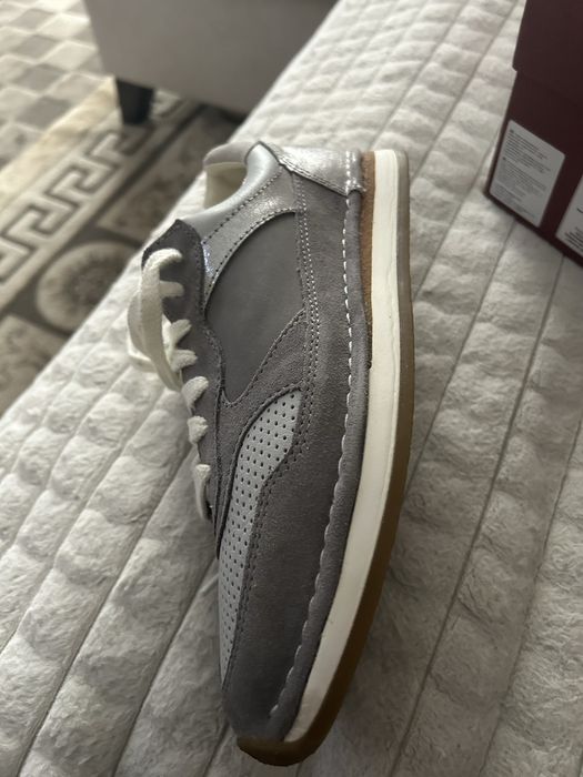 Кроссовки Clarks - британский бренд
