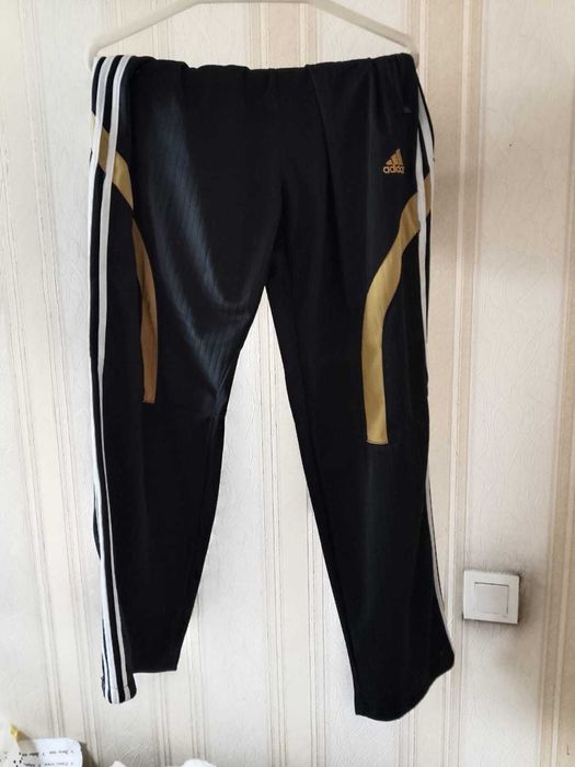 Спортивный костюм женский