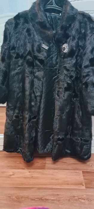 Срочно ПРОДАМ ШУБУ!!!С короткими рукавами.