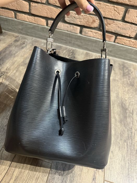 Продам сумку LV оригинал