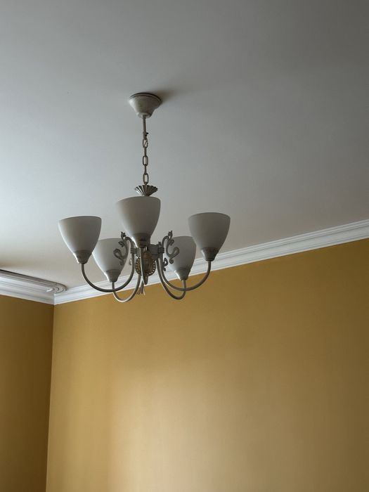 Продаются люстры