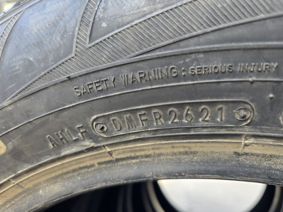 Anvelope de iarna 215-65r17 Falken