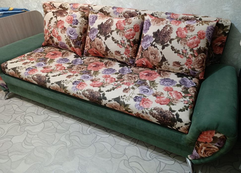 Диван-кровать.