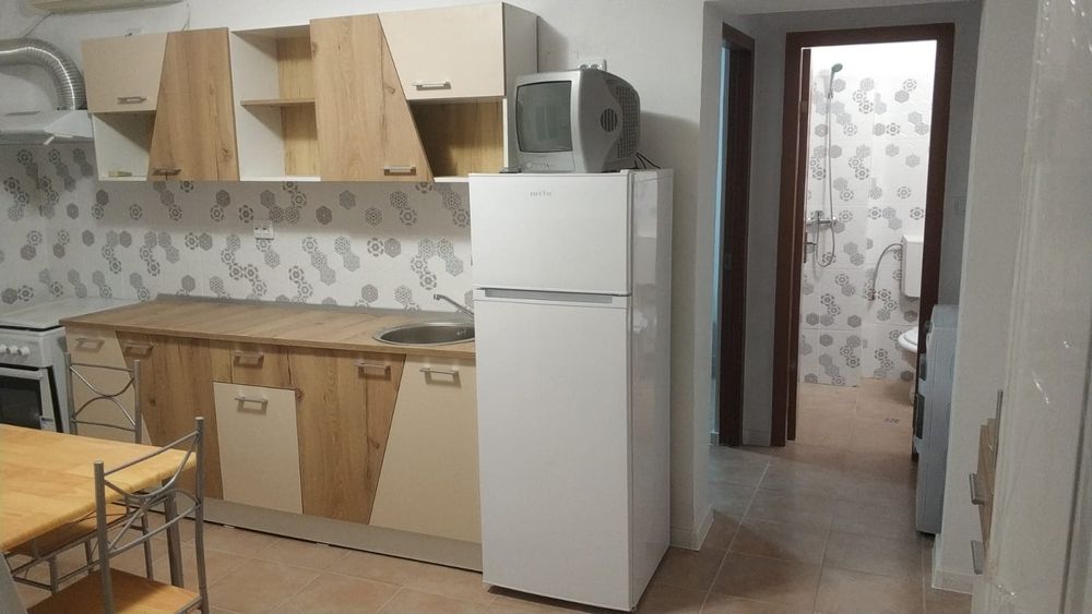 Închiriem Garsoniera in zona Pieței Râmnicu Sărat , Jud Buzău