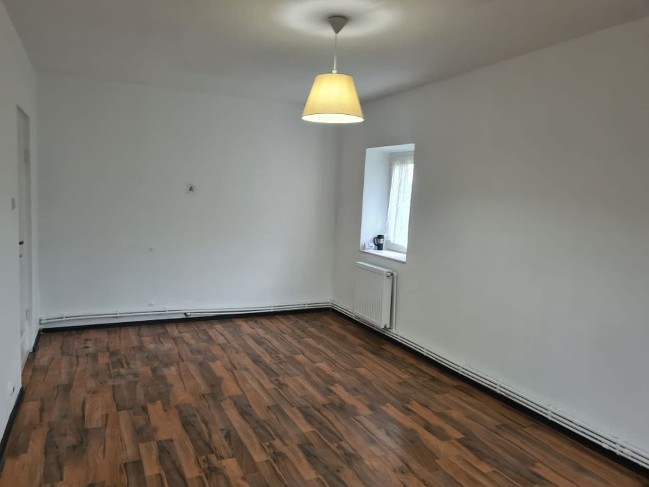 PROPRIETAR – Vând Apartament Spațios 3 Camere (82,74 mp) – Str. Mărășești, Bacău