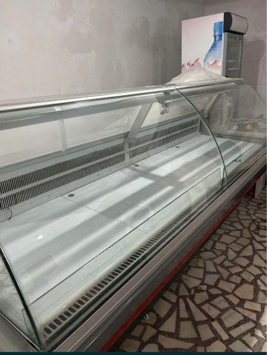 Vitrină frigorifică