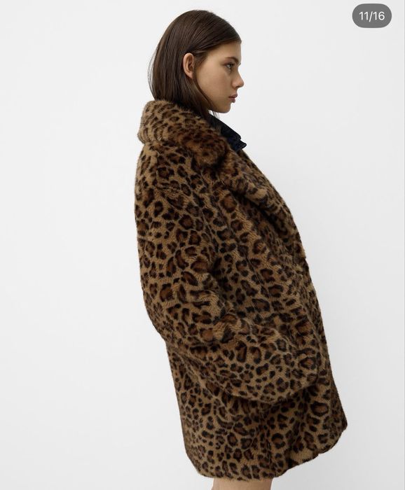 Палто от еко косъм Bershka
