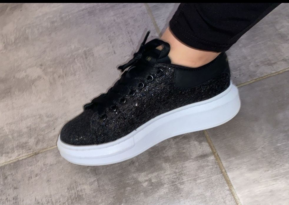 Alexander Mcqueen damă