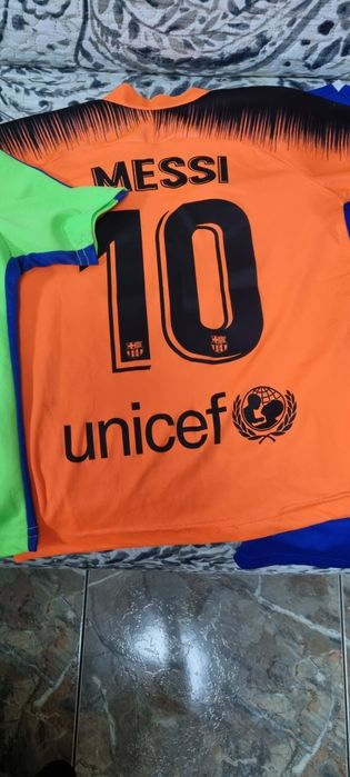 Две блузки и един екип "Кипста"-всеки по 10 лв