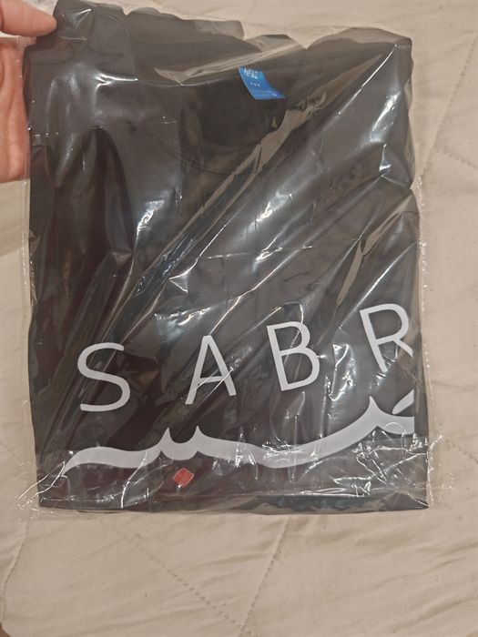 Продам новую футболку