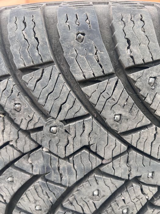 Шины PIRELLI 235/55/19 2 шт