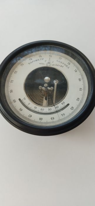 Барометър анероид